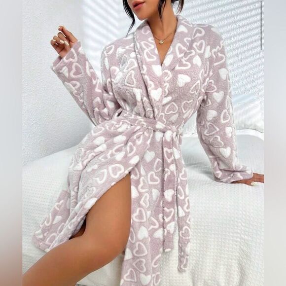 NWT- LADIES PLUSH, SOFT COZY BELTED ROBE- SIZE MED - Picture 6 of 6